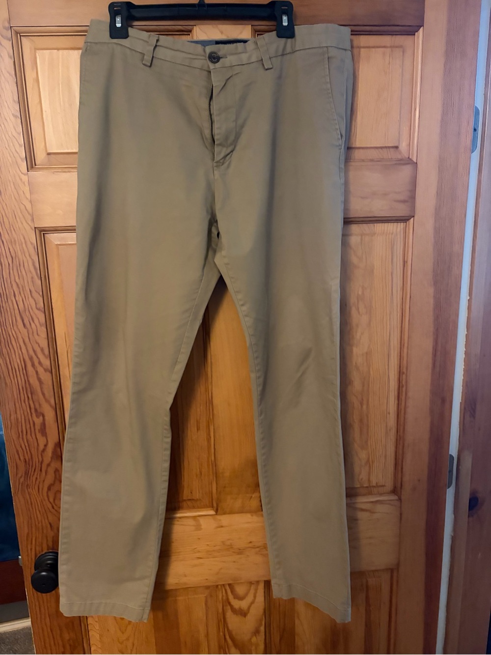 Banana Republic Classic Fit Khaki Chinos in Light Tan